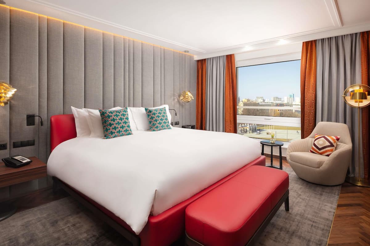 suite, 1 king bed, sauna | 1 bedroom, premium bedding, in-room safe, blackout curtains