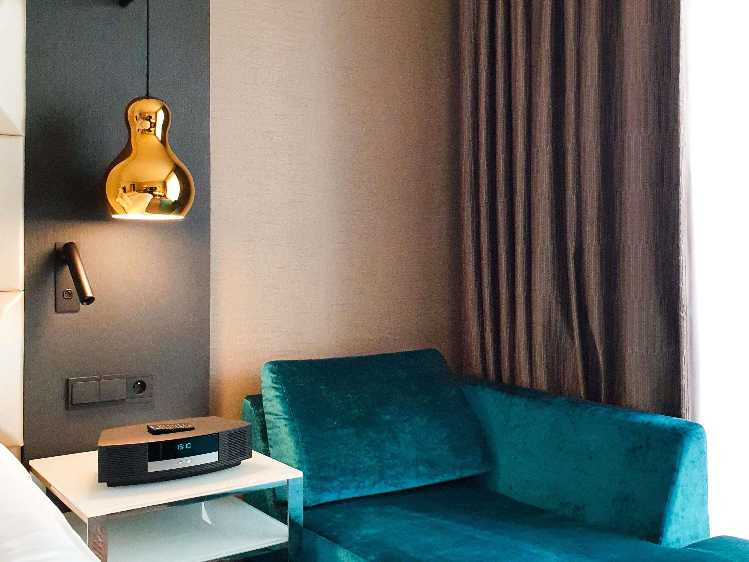 高档床上用品、客房内保险箱、遮光窗帘、隔音