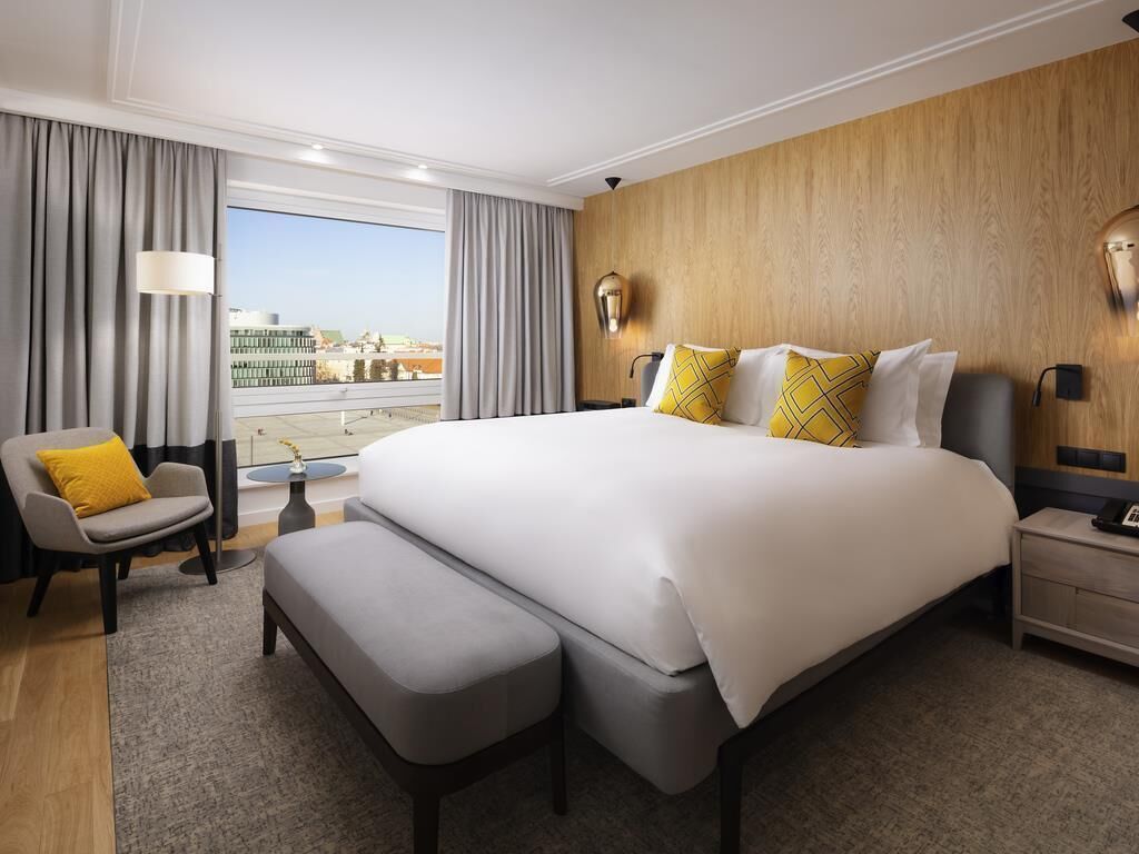 Luxury Suite, 1 King Bed, Kitchenette (Opera) | Premium bedding, in-room safe, blackout drapes, soundproofing