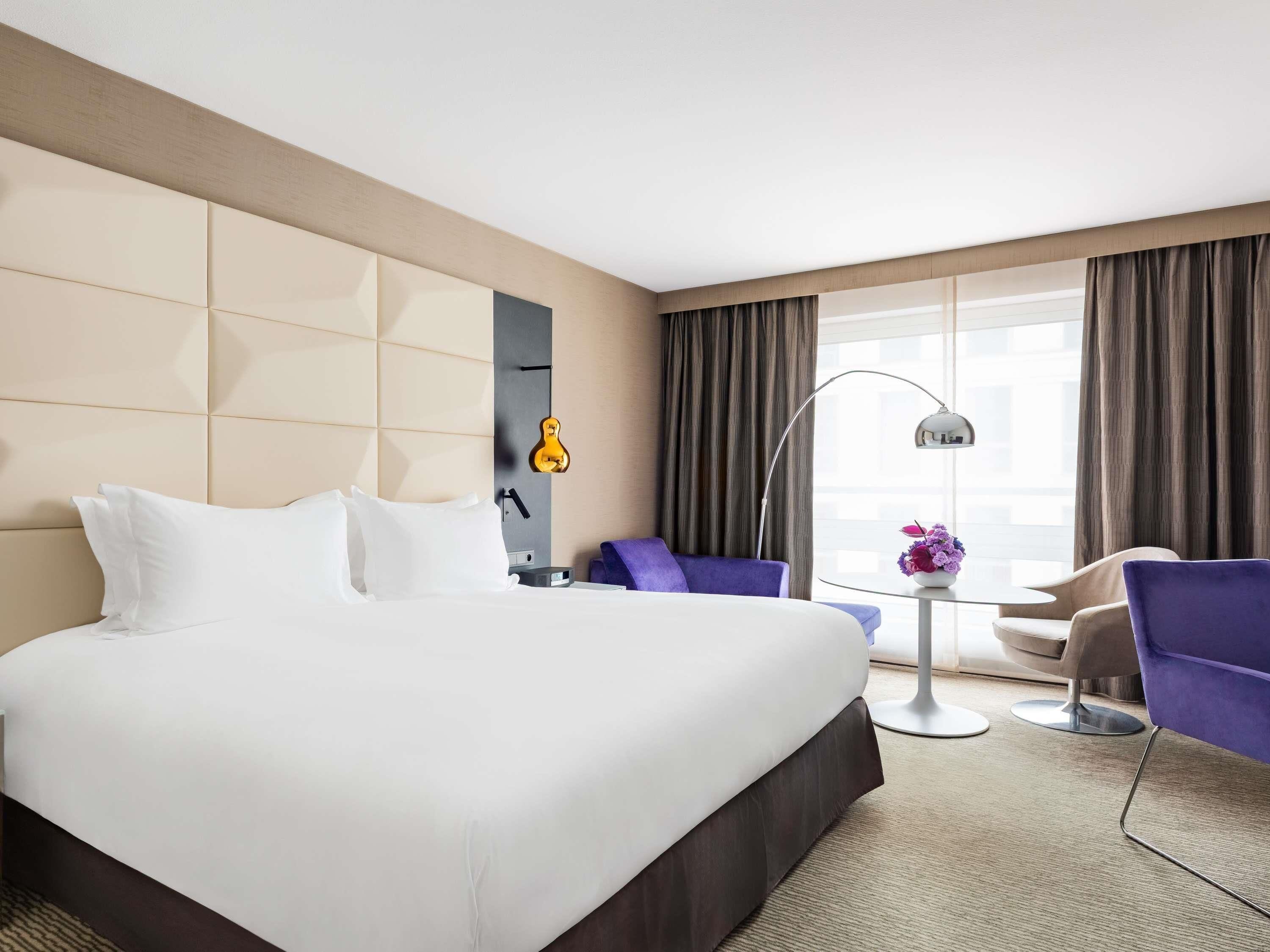 高档床上用品、客房内保险箱、遮光窗帘、隔音