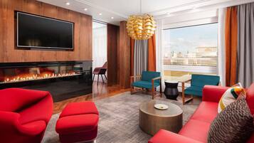 Suite, 1 letto king, sauna | Biancheria da letto di alta qualità, una cassaforte in camera