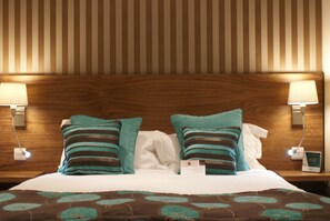 Hypo-allergenic bedding, in-room safe, individually decorated - The Belmont Hotel (Leicester)