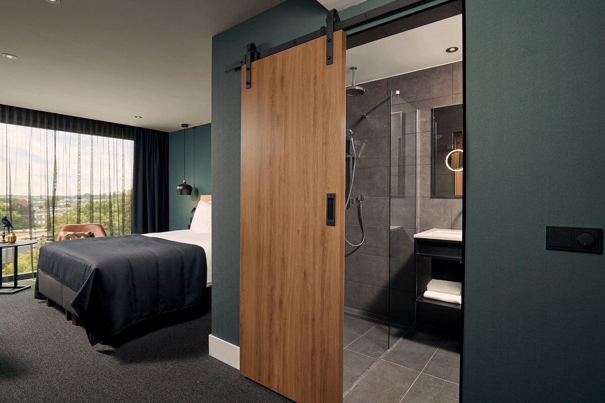 In-room safe, desk, laptop workspace, blackout drapes