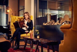Fireplace - Van der Valk Hotel Antwerpen (Antwerp)