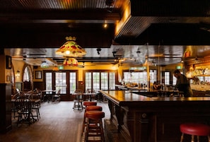 2 restaurants, breakfast, lunch, dinner served; Italian cuisine