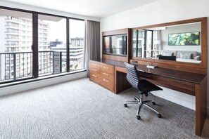 Premium bedding, in-room safe, desk, laptop workspace