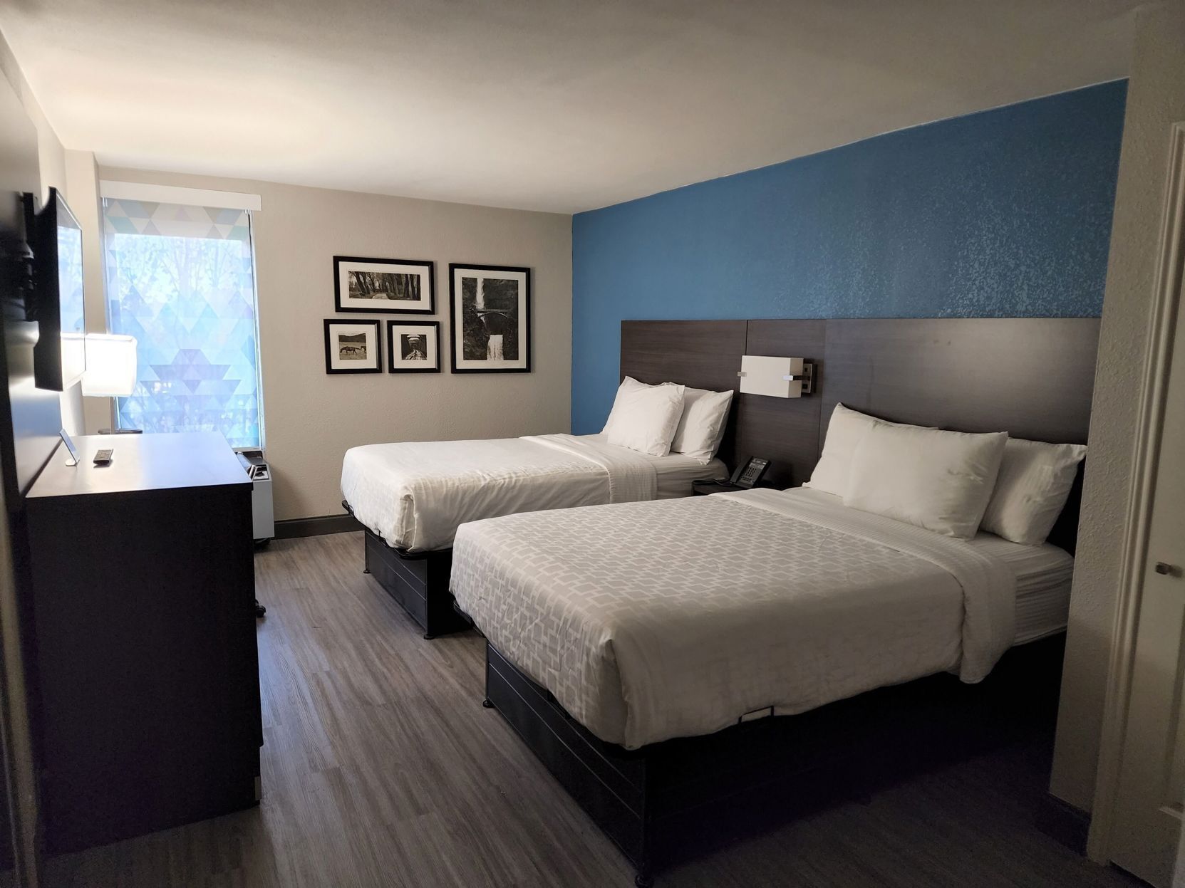 Literie de qualité, lit avec matelas à plateau-coussin