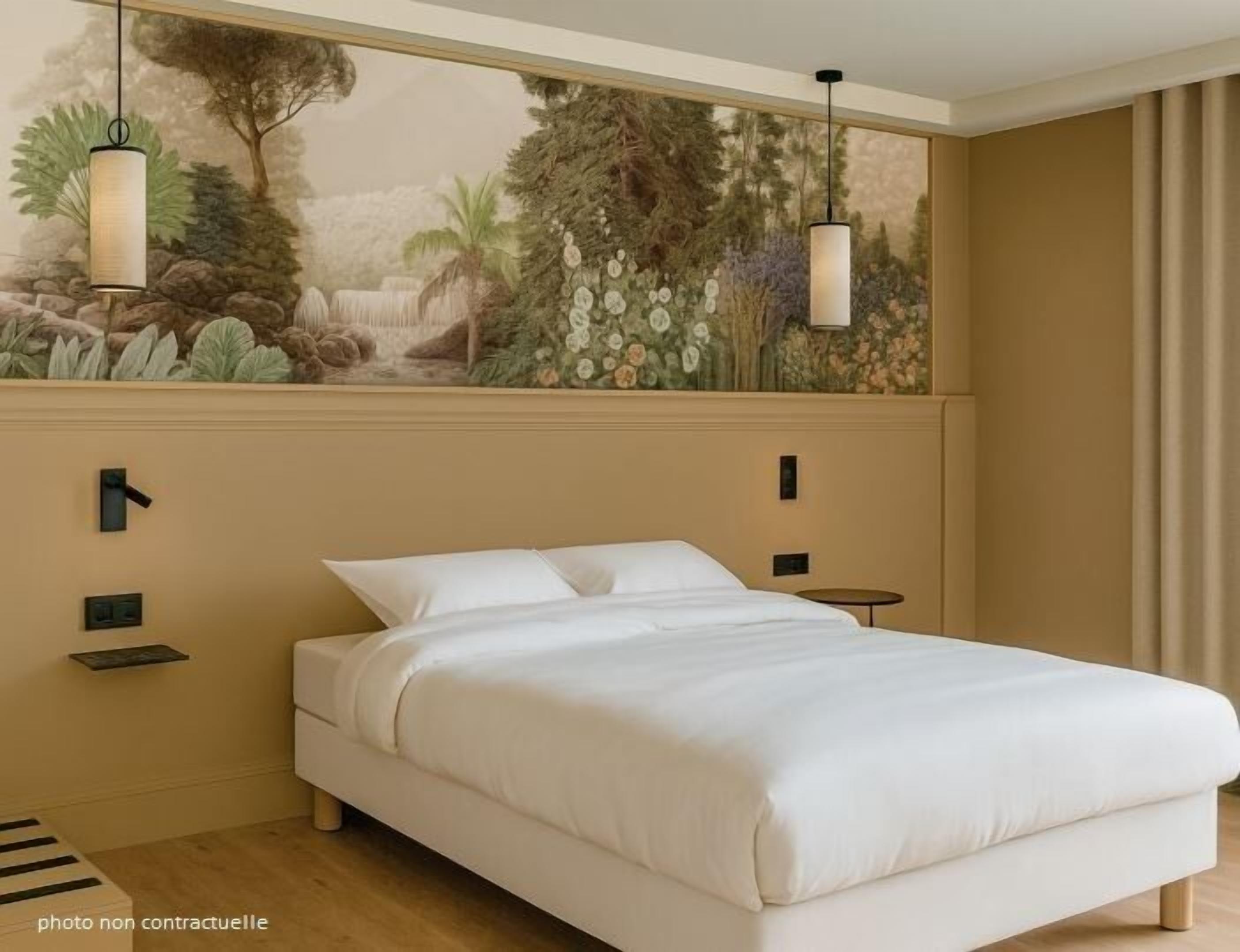 Room | Minibar, in-room safe, desk, soundproofing