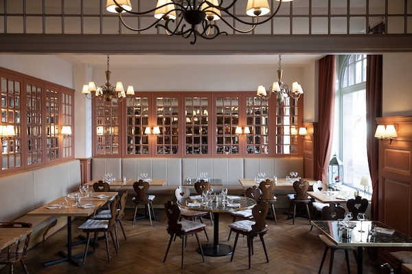 Serveert lunch en diner