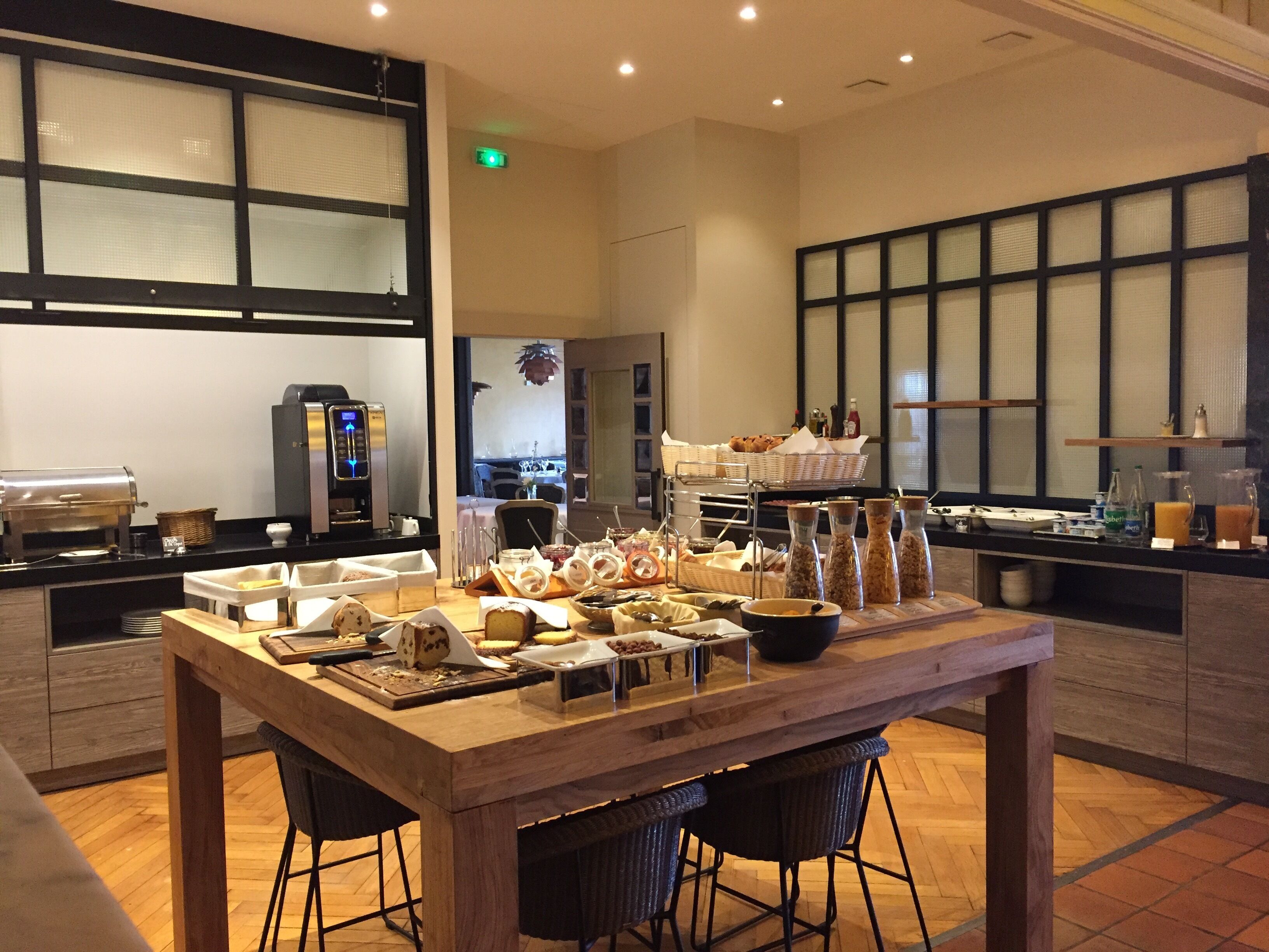 daily buffet breakfast (eur 19 per person)