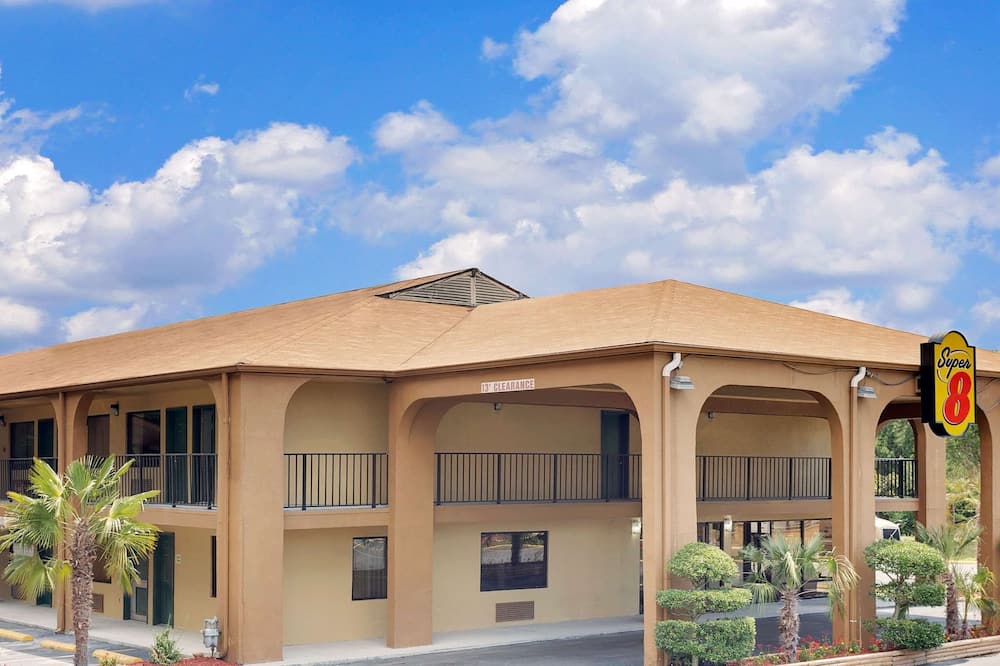 Super 8 by Wyndham Cartersville