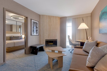 Suite, 1 King Bed, Corner | Premium bedding, minibar, in-room safe, individually decorated at Hotel Zoe Fishermans Wharf