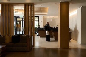 Hotel entrance and lobby at Hotel Zoe Fishermans Wharf