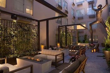 Patio, balcany or terrace at Hotel Zoe Fishermans Wharf