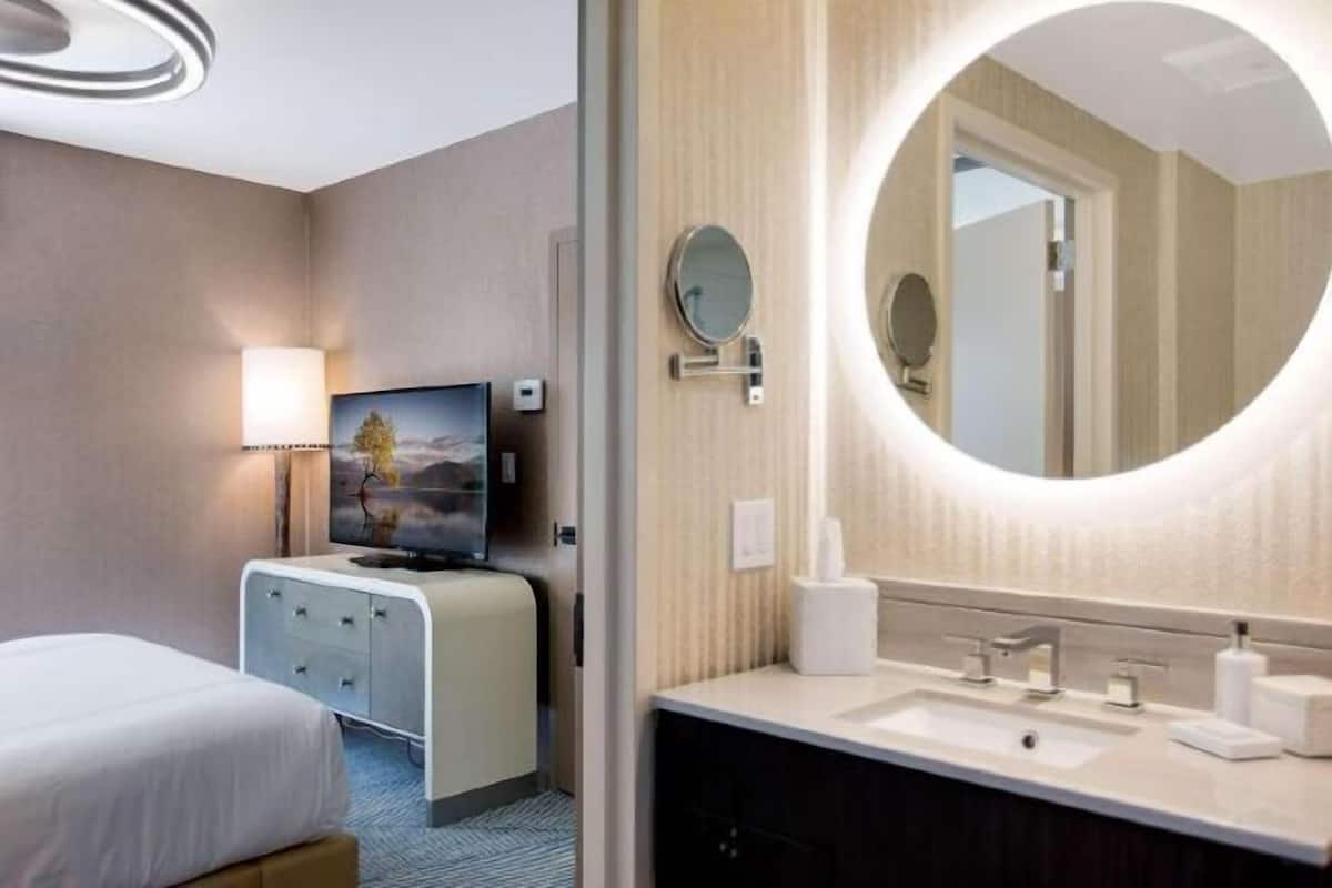 Ropa de cama de alta calidad y minibar