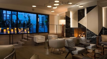 Interior entrance at Hotel Zoe Fishermans Wharf
