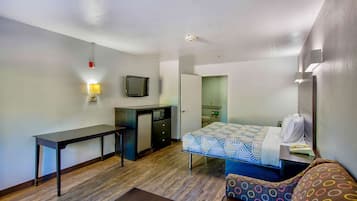 Työpöytä, kannettavalle tietokoneelle sopiva työtila, ilmainen Wi-Fi