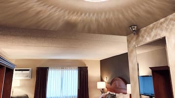 Caja de seguridad en la habitación y escritorio