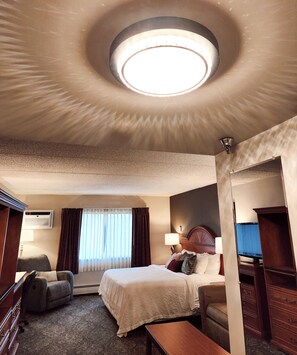 Chambre Premier, 1 très grand lit et 1 canapé-lit | Coffre-fort, bureau, système d’insonorisation, fer et planche à repasser
