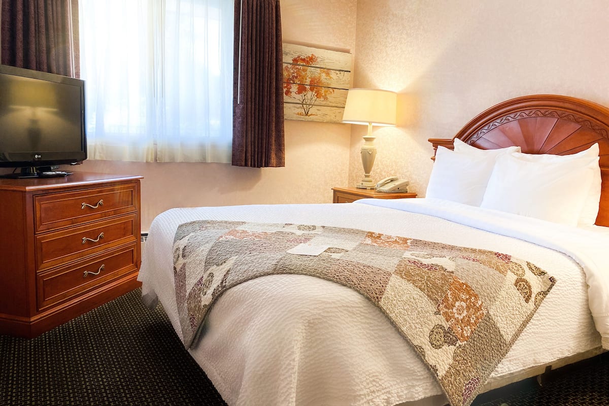 ห้องพัก, หลายเตียง, สูบบุหรี่ได้ (Extended Stay) | ตู้นิรภัยในห้องพัก, โต๊ะทำงาน, ห้องเก็บเสียง, เตารีด/โต๊ะรีดผ้า
