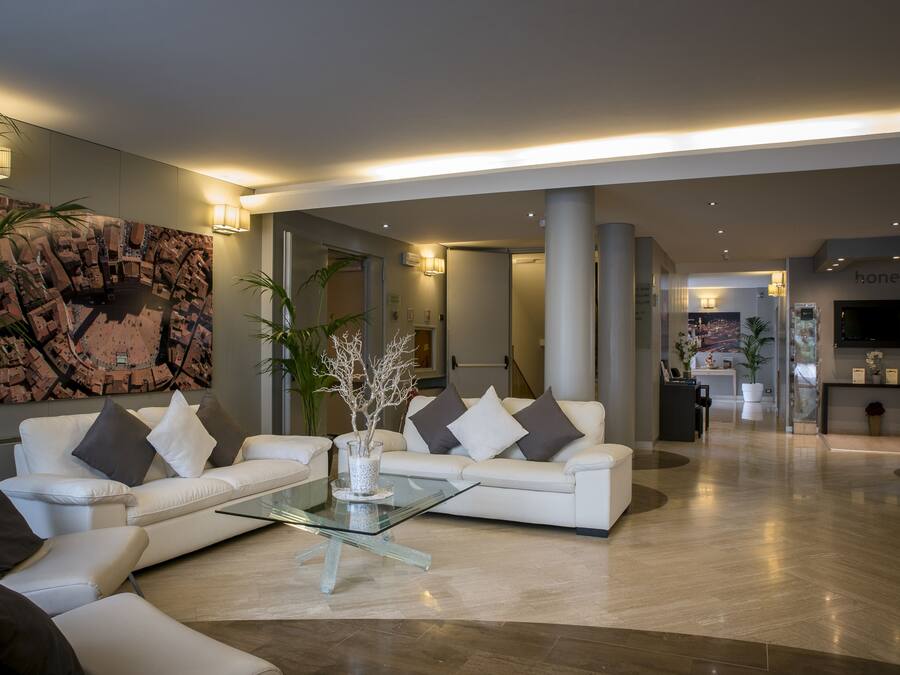 Khu tiếp khách ở sảnh