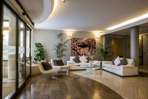 Check-in/check-out kiosk