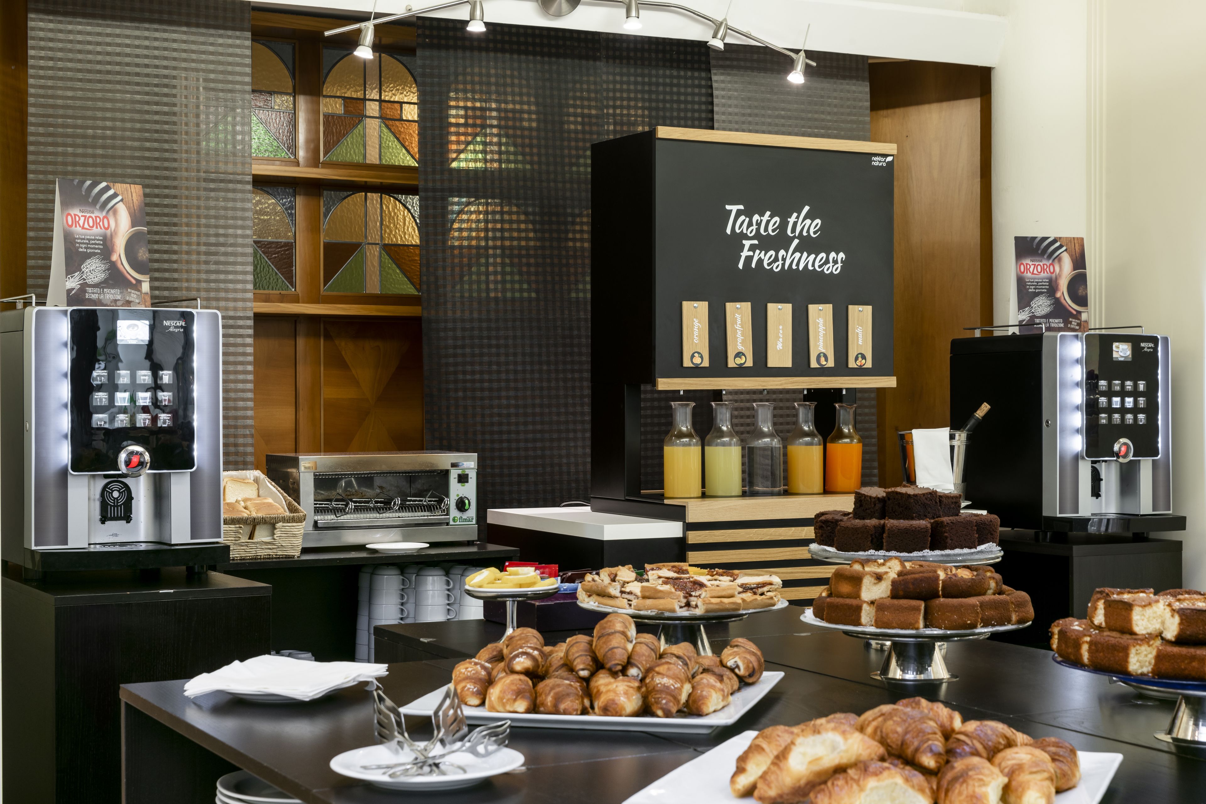 daily full breakfast (eur 8 per person)