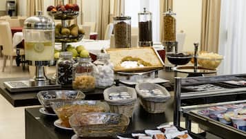 Colazione completa a pagamento, servita tutte le mattine