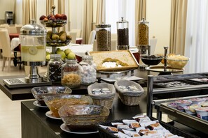 Daily full breakfast for a fee - Hotel Executive (Siena)