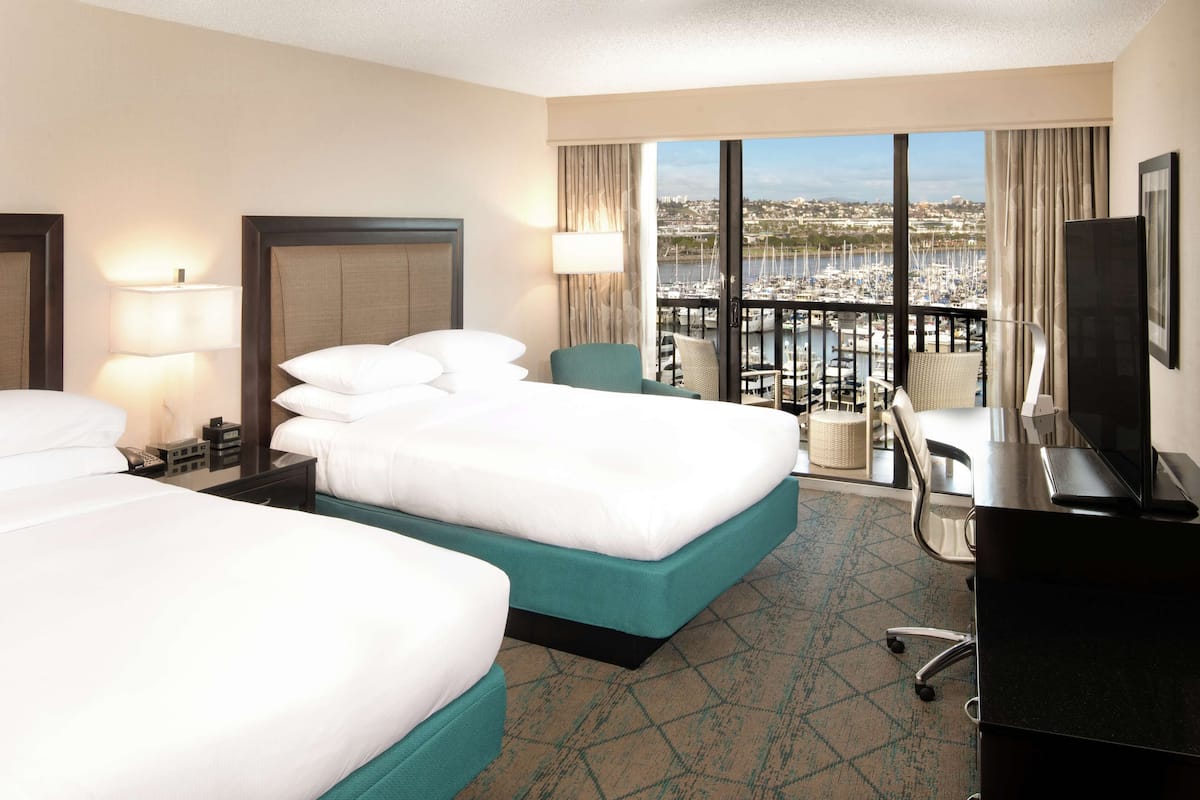 Literie de qualité supérieure, surmatelas, minibar
