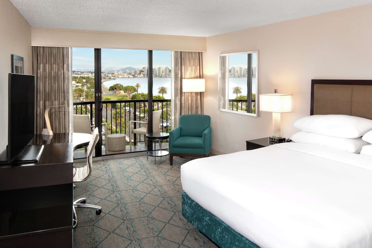 premium bedding, pillow-top beds, minibar, in-room safe