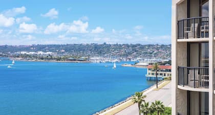 Hilton San Diego Airport/Harbor Island