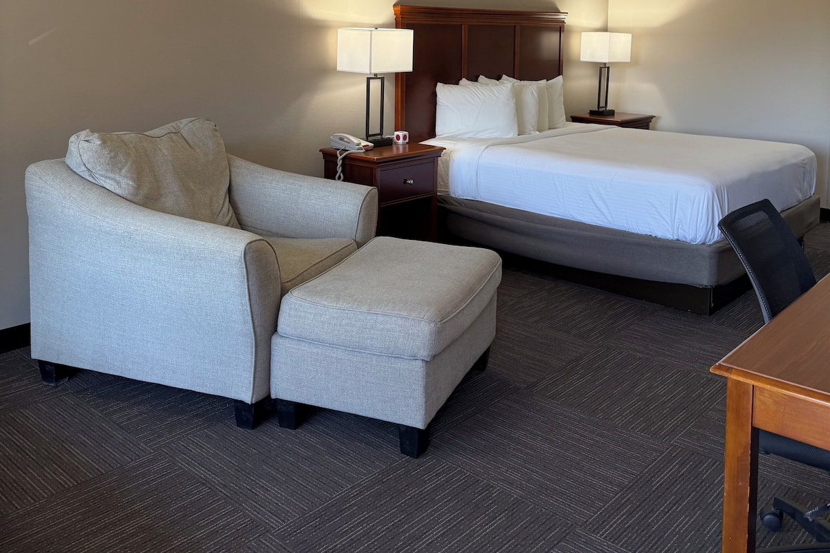 Blackout curtains, iron/ironing board, free WiFi, bed sheets
