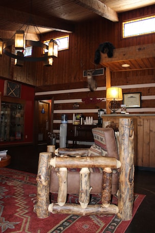 Front of property. Great Smokies Inn Cherokee