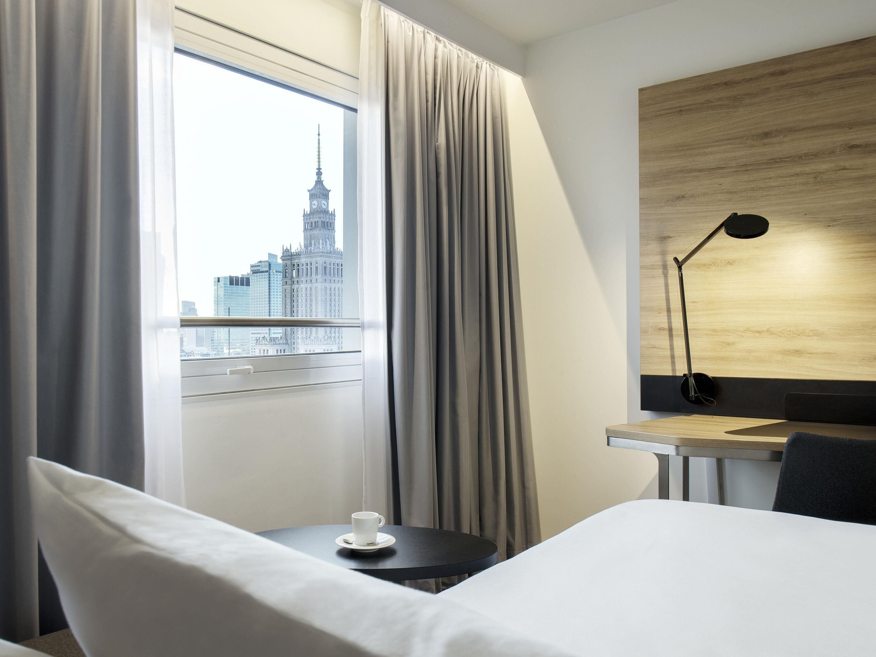 行政客房, 1 张双人床 | 1 多间卧室、客房内保险箱、办公桌、隔音