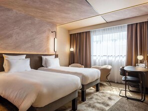 Standard Twin Room, 2 Twin Beds | In-room safe, desk, soundproofing, iron/ironing board