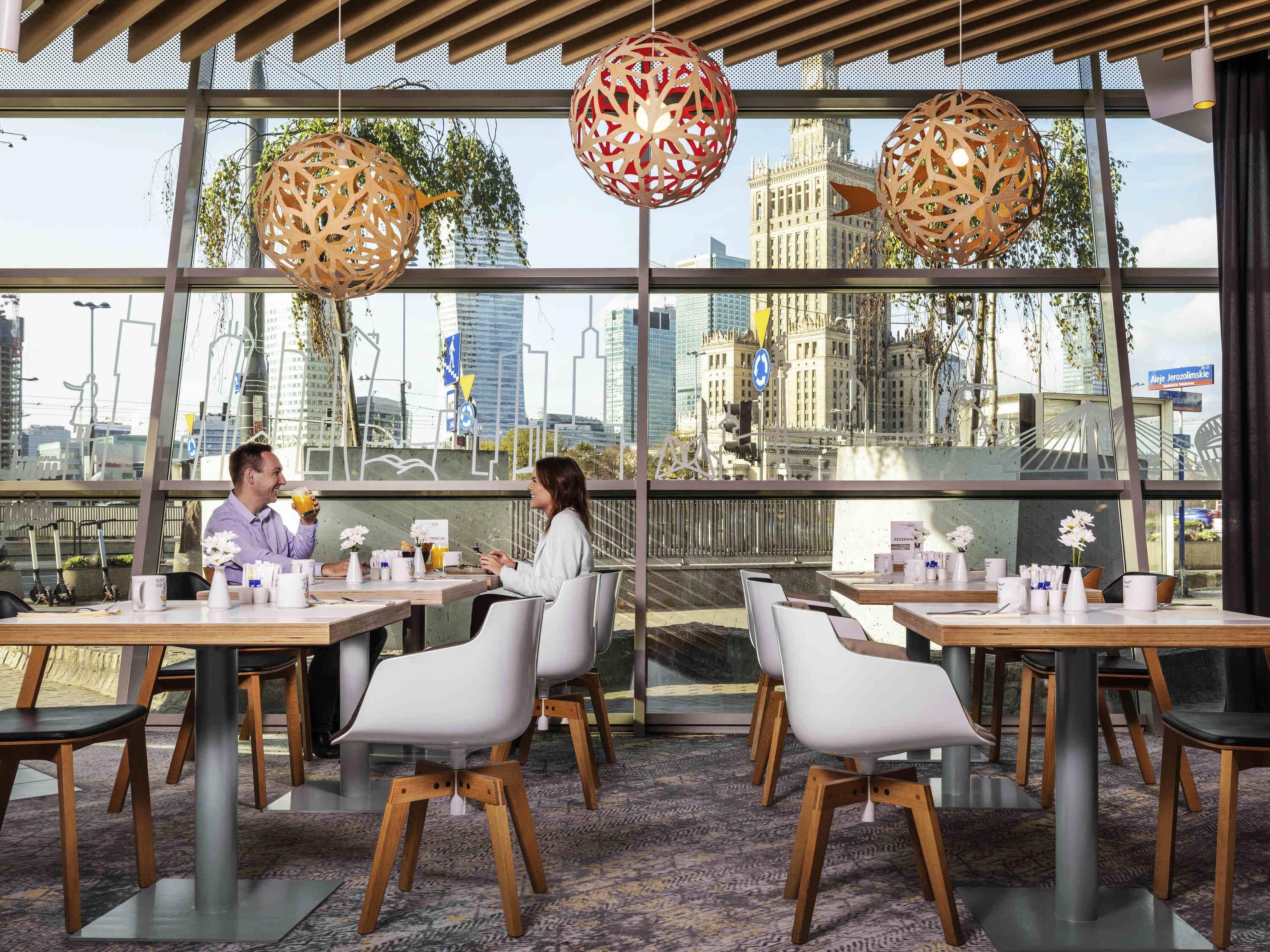 Se sirven desayunos, almuerzos, cenas y cocina internacional 