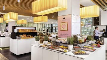 Daily buffet breakfast (PLN 75 per person)