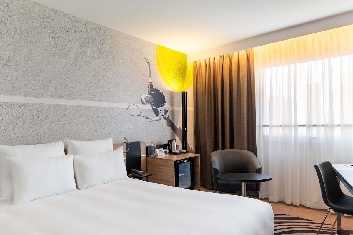 1 bedroom, in-room safe, desk, soundproofing