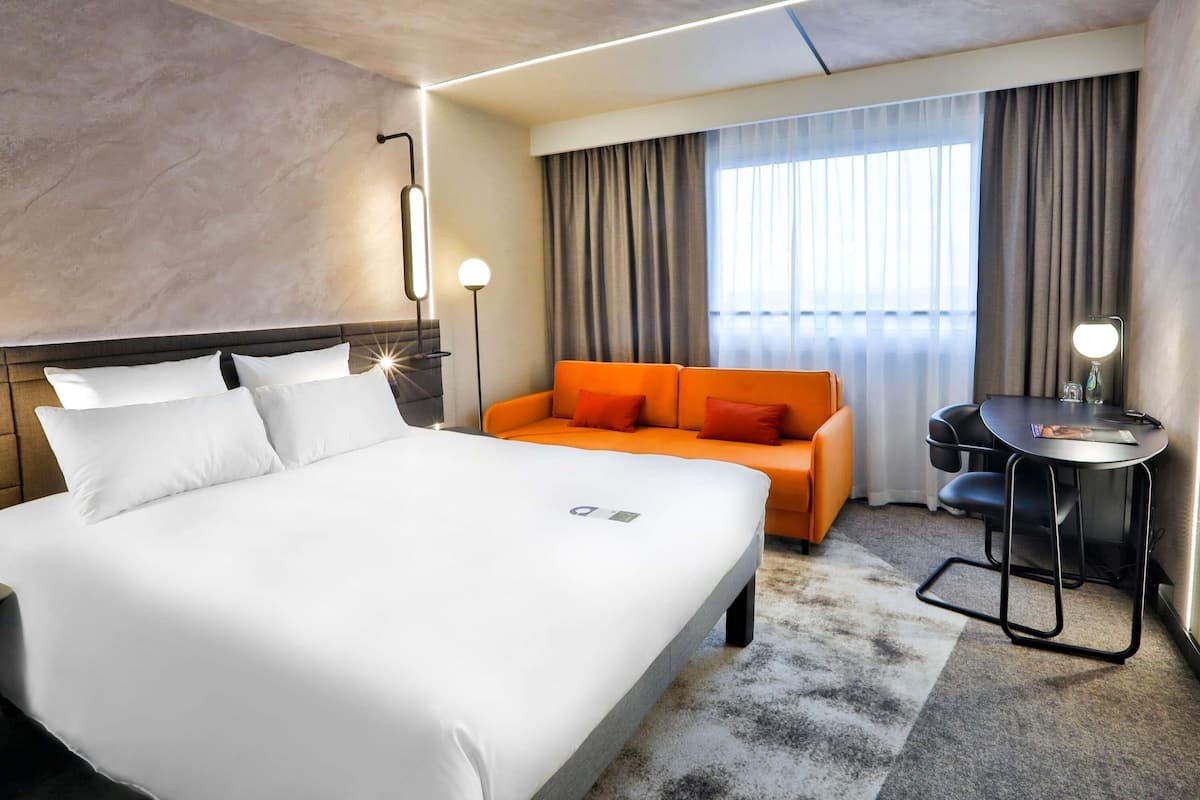 1 bedroom, in-room safe, desk, soundproofing