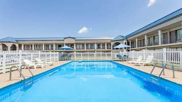 Alberca al aire libre por temporada