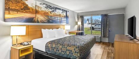 Room, 1 King Bed, Accessible, Non Smoking (Accessible Tub)