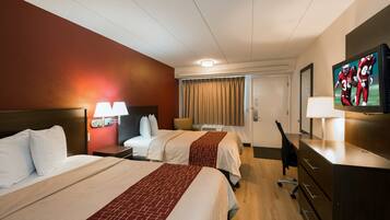 Habitación Deluxe, 2 camas dobles (Smoke Free) | Escritorio, espacio para trabajar con un portátil, cortinas opacas