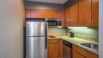 Suite, 2 Bedrooms, Accessible, Non Smoking | Private kitchen | Full-size fridge, microwave, stovetop, dishwasher