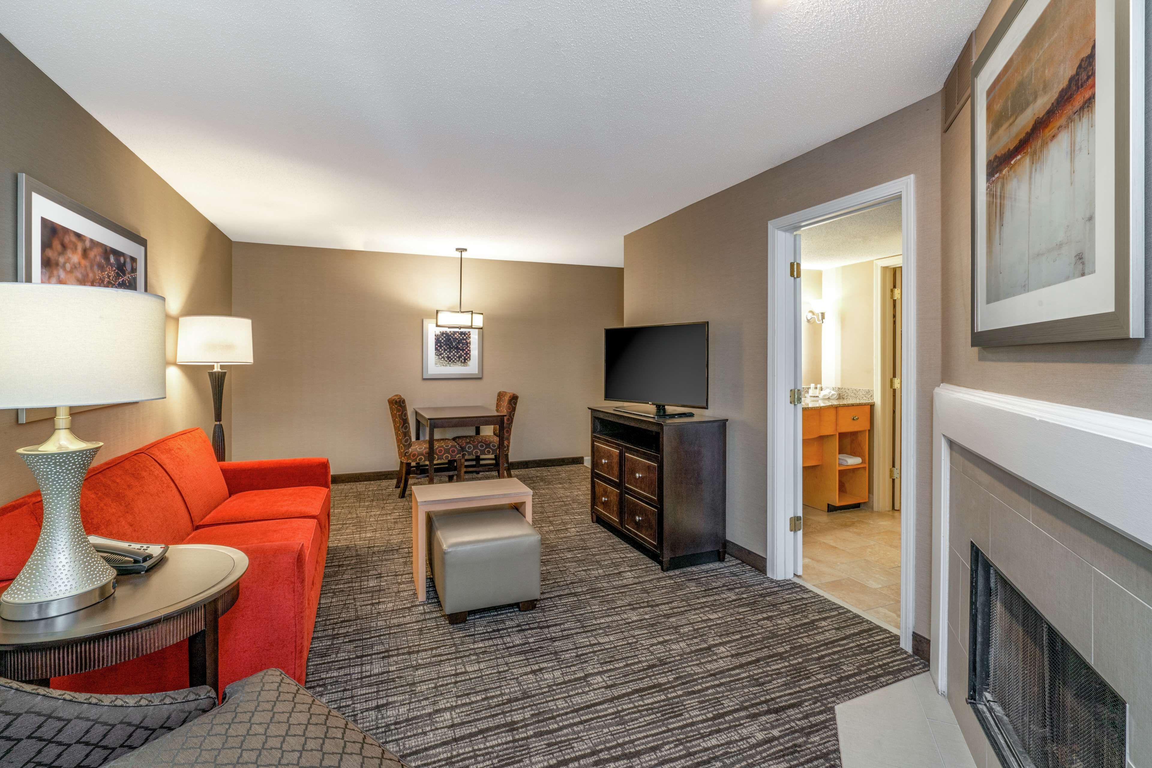 1 bedroom, premium bedding, pillow-top beds, desk