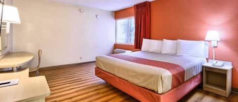 Standard Room, 1 King Bed, Non Smoking | Desk, free WiFi, bed sheets