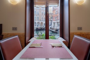 Free daily buffet breakfast  - Hotel Cavalletto e Doge Orseolo (Venice)