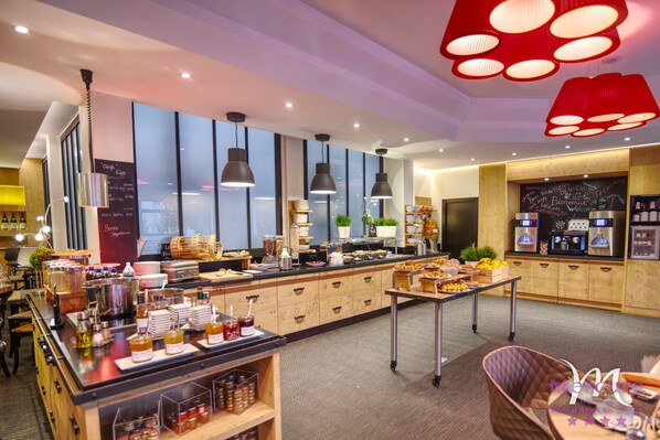 Daily buffet breakfast (EUR 18 per person)