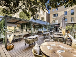 Bar (en el alojamiento)