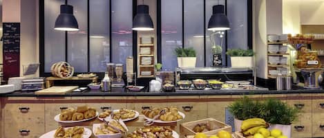 Buffet déjeuner (18 EUR par personne)